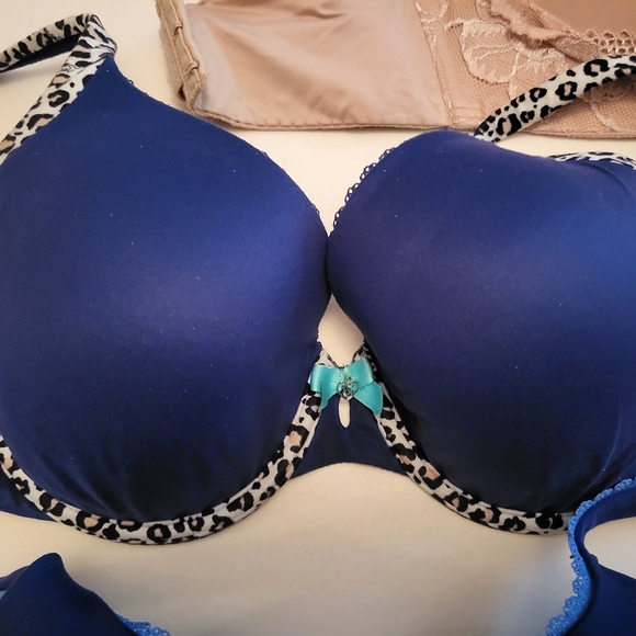 Victoria Secret bras, size 32DD - Picture 3 of 7